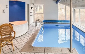 Indoor pool - Beautiful home in Glesborg with WiFi (Glesborg)