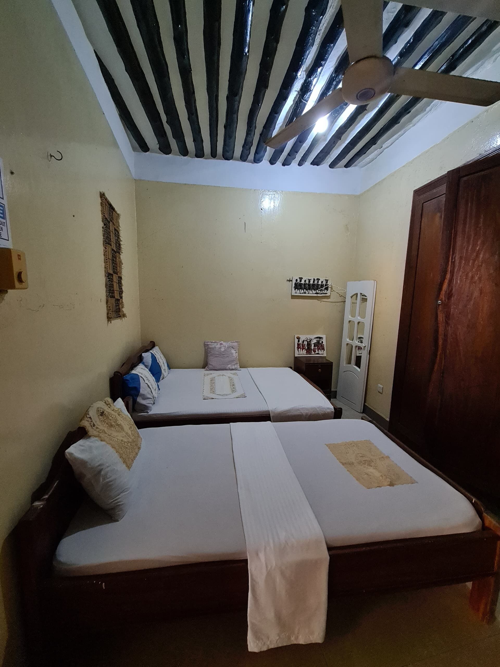 5 sovrum, strykjärn/strykbräda och sängkläder