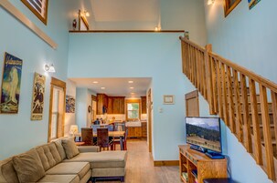 House | Living area | Smart TV, Netflix, Hulu, streaming services