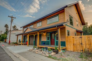 Front of property - Barnes on Boundary Unit A (West Yellowstone)