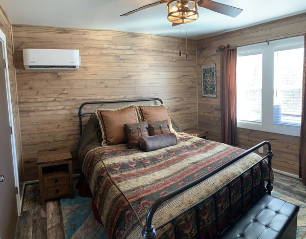 2 Schlafzimmer, Zimmersafe, kostenloses WLAN, Bettwäsche