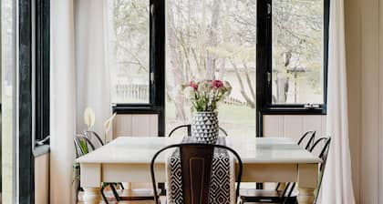 Cabin Retreat, Fireplace, Eco-friendly Amenities