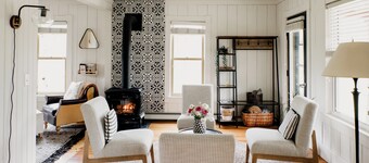 Cabin Retreat, New Hot Tub, Firepit, Eco-friendly Amenities