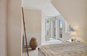 4 chambres, fer et planche à repasser, lit parapluie, Wi-Fi gratuit