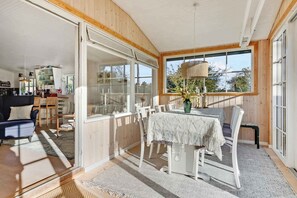 Dining - Lovely cottage in Hals 250 m to the beach (Hals)
