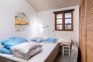 4 dormitorios, tabla de planchar con plancha, wifi gratis