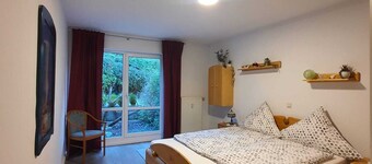 Geräumige Ferienwohnung mit Gartenterrasse