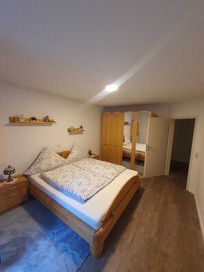 1 Schlafzimmer, Bügeleisen/Bügelbrett, Internetzugang, Bettwäsche