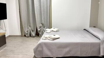 Camera, 1 camera da letto, balcone | 1 camera