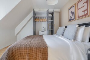 2 bedrooms, iron/ironing board, WiFi, bed sheets - Delightful Bachletten 3 Room w/ Storage, nr market, by Blueground (Basel)