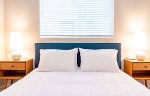3 habitaciones, tabla de planchar con plancha, wifi y ropa de cama 