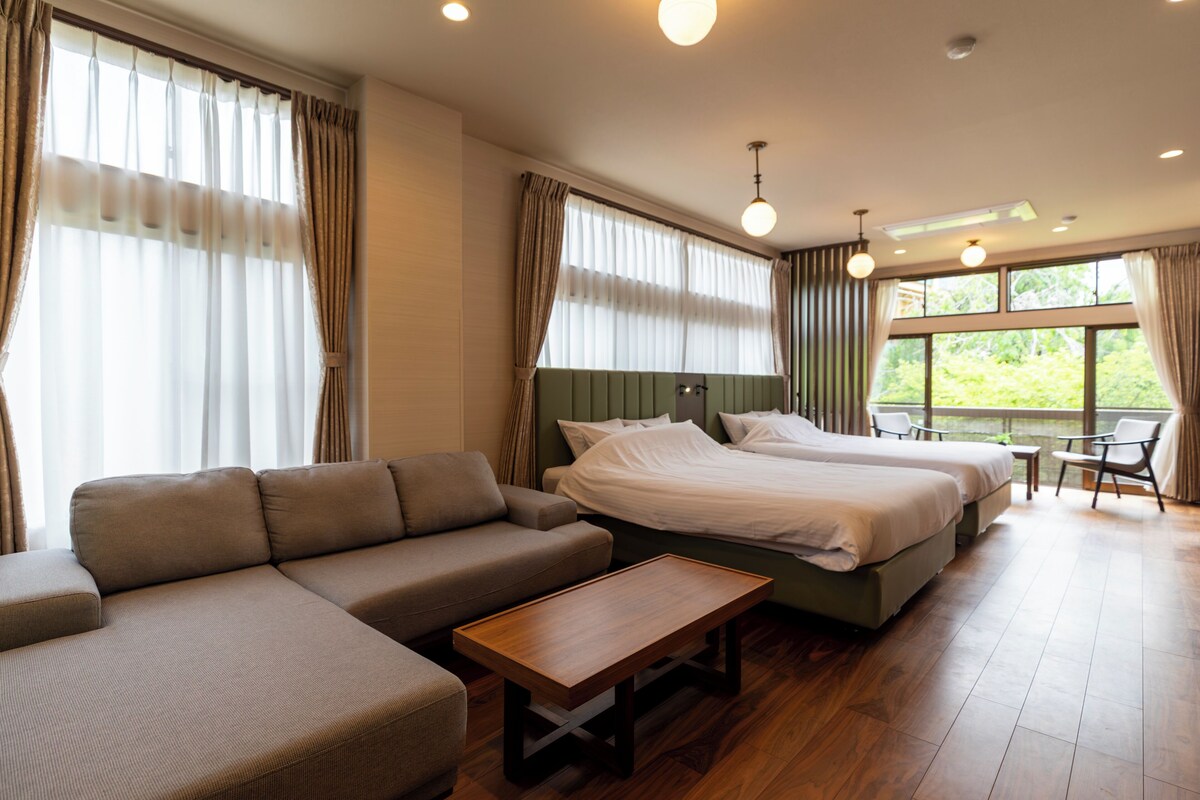 Superior Room | In-room safe, desk, laptop workspace, blackout drapes