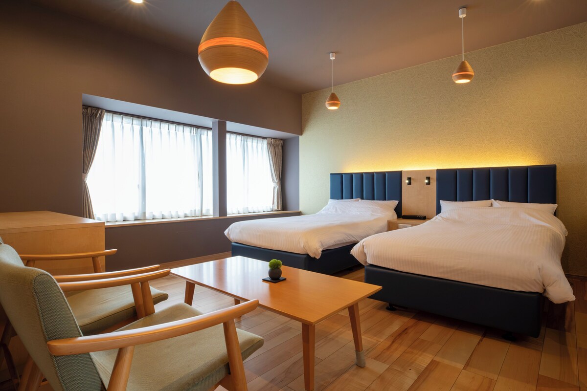 Superior Room | In-room safe, desk, laptop workspace, blackout drapes