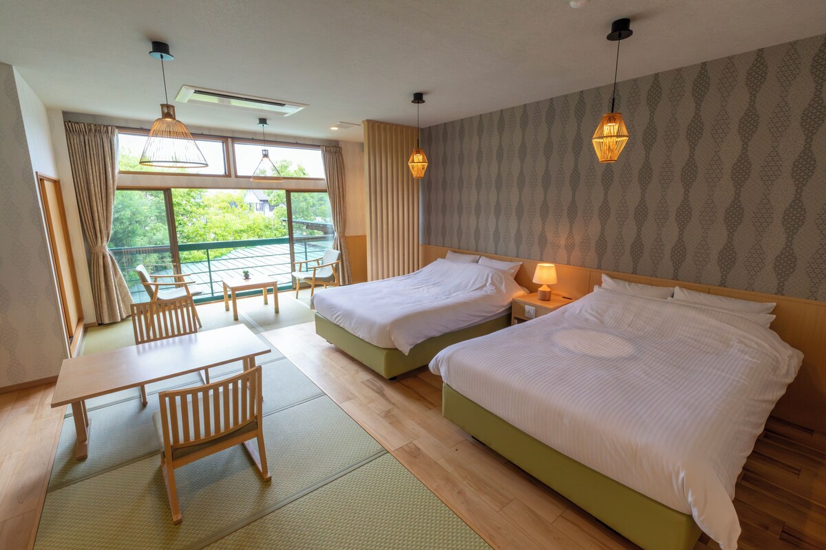 Superior Room | In-room safe, desk, laptop workspace, blackout drapes