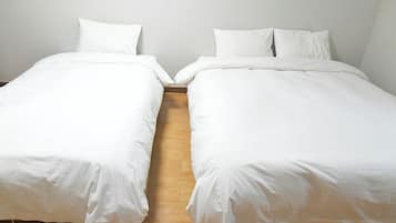 Twin B Room | 1 bedroom, soundproofing, free WiFi, bed sheets