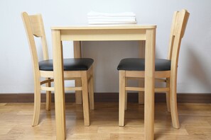 Schallisolierte Zimmer, kostenloses WLAN, Bettwäsche