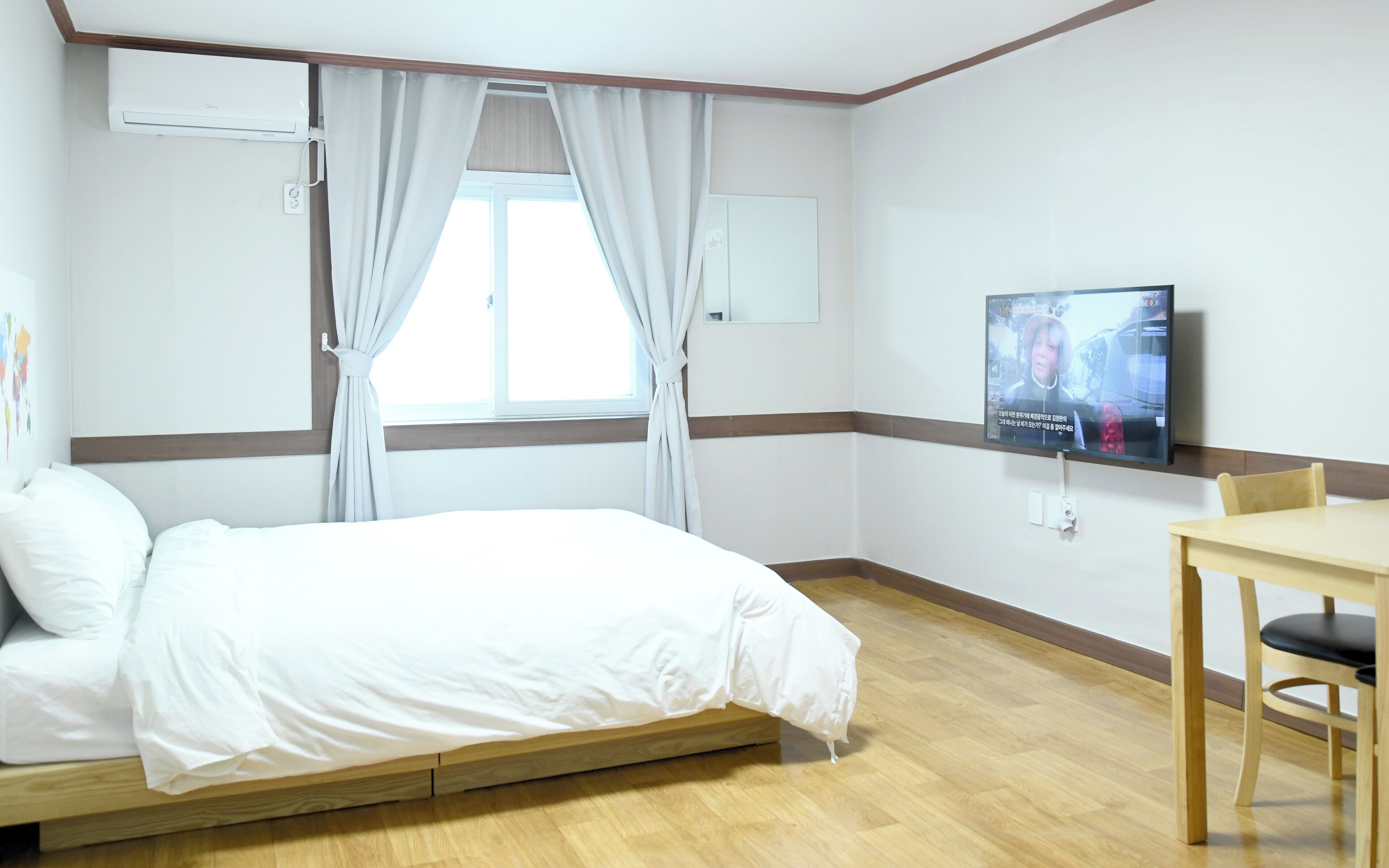 Deluxe dubbelrum - 1 sovrum - icke-rökare - husdjur tillåtna | Sängtillbehör av högsta kvalitet, ljudisolering och gratis wi-fi