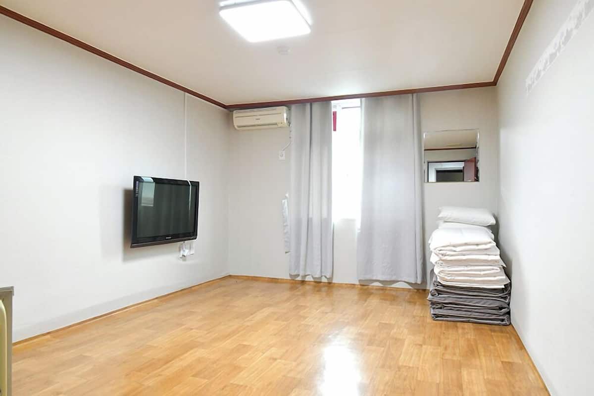Deluxe Room (Ondol) | 1 quarto, quartos à prova de som, Wi-Fi de cortesia