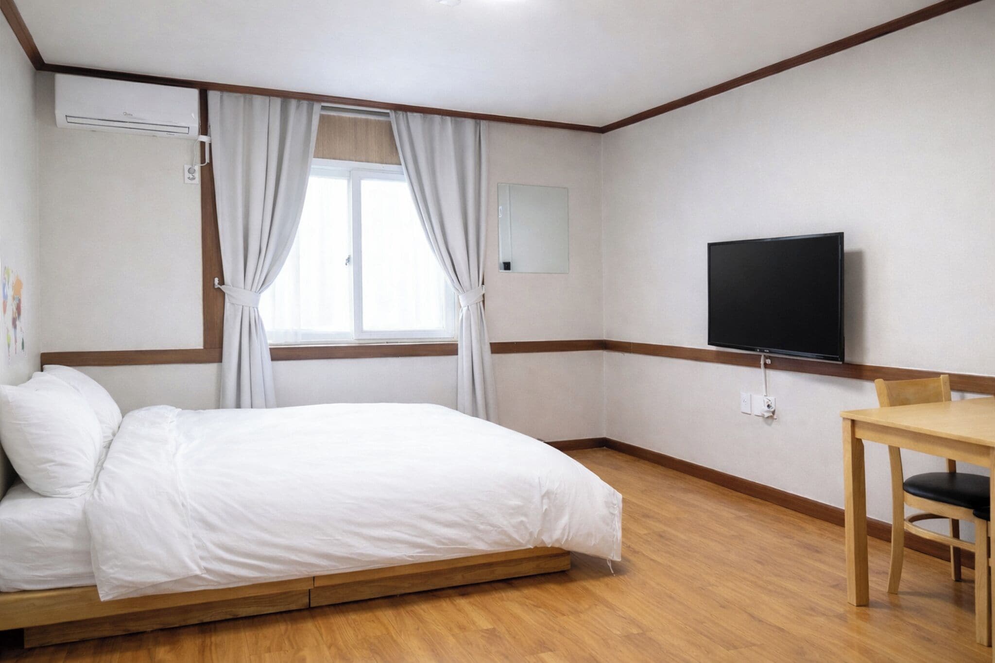 Deluxe Double Room, 1 Bedroom, Non Smoking, Pets Allowed