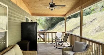 Beautiful & spacious TN home perfectly located for Off-Roaders or Vacationers!