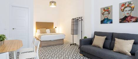 1 chambre, fer et planche à repasser, lit parapluie, Wi-Fi gratuit