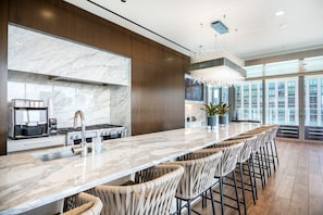 Fridge, microwave, oven, stovetop - Upscale River North 1BR w/ Coffee Shop & Gym, nr Lake, by Blueground (Chicago)