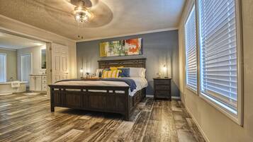 3 bedrooms, iron/ironing board, WiFi, bed sheets