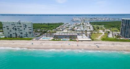 Ocean Front, Pool, Grill, King +Double + Queen Sofa bed, Beach & Pickleball Gear