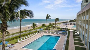 Outdoor pool, a heated pool - Ocean Front, Pool, Grill, King +Double + Queen Sofa bed, Beach & Pickleball Gear (Jensen Beach)