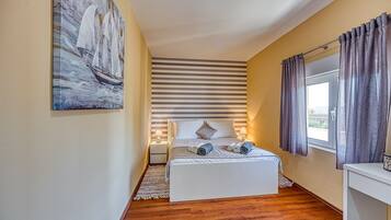 4 habitaciones, tabla de planchar con plancha y wifi gratis