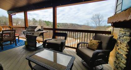 Life Is an Adventure! Lake & Mountain View, Private Hot Tub, Game Room