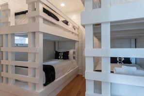 3 Schlafzimmer, Schreibtisch, Bügeleisen/Bügelbrett, Internetzugang