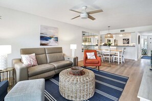 TV - Charming Siesta Key condo with beach access - GBB 1204 (Siesta Key)