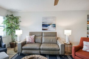 TV - Charming Siesta Key condo with beach access - GBB 1204 (Siesta Key)