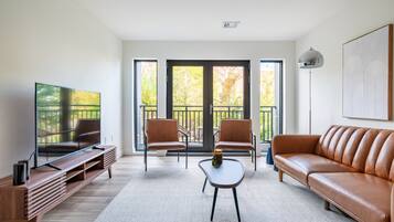 TV connectée, table de tennis de table