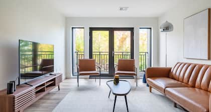 Modern 2 Bedroom 2 Bath Apartment in Heart of Quincy