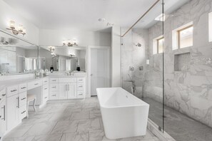 Bathroom - Austin Dream (Austin)