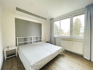 2 bedrooms, WiFi, bed sheets