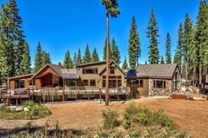 Exterior - The Wilderness Lodge@NS: 9BR/11.5BA, AC, Fire Pit (Truckee)