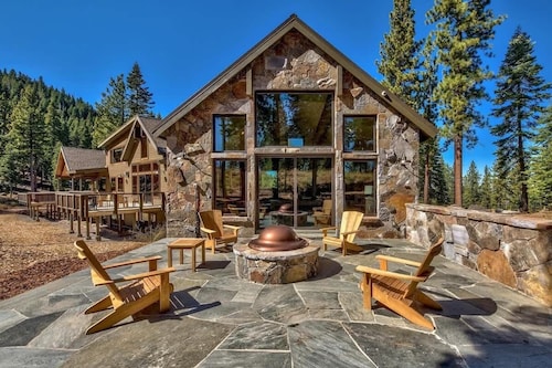 The Wilderness Lodge@NS: 9BR/11.5BA, AC, Fire Pit
