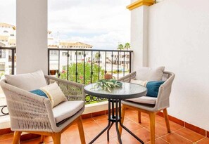 Outdoor dining - Bungalow Pink Punta Prima (Punta Prima)