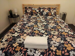 1 chambre, fer et planche à repasser, Wi-Fi, literie fournie