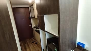 Apartemen Deluks | 1 kamar tidur, dilengkapi dengan perabotan berbeda-beda, dan meja kerja