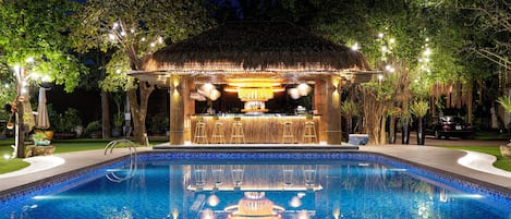 Bar vid poolen