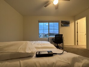 4 bedrooms, desk, iron/ironing board, free WiFi