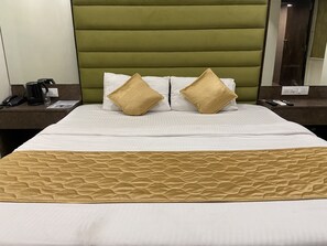 豪華雙人房 | 書桌、筆電工作空間、免費無線上網