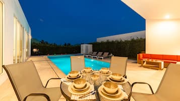 Deluxe Villa | Terrace/patio