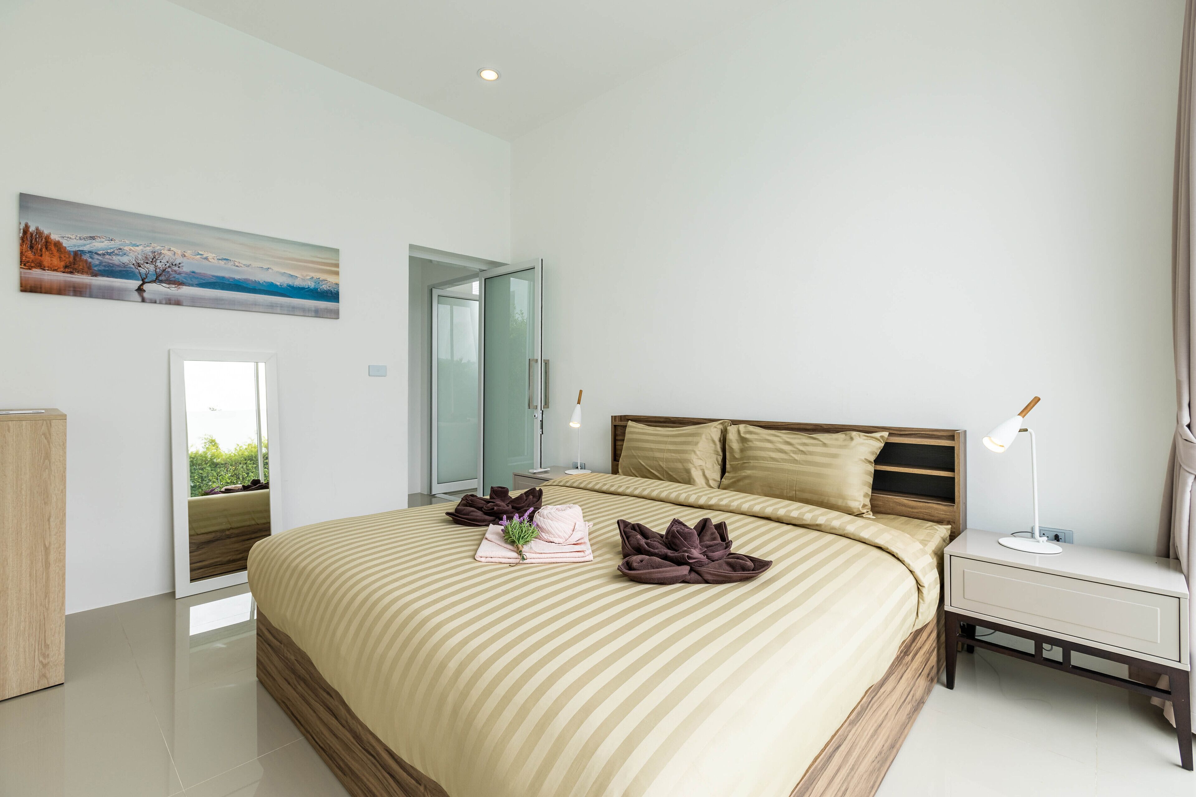 4 habitaciones, tabla de planchar con plancha y wifi gratis 