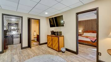 1 chambre, fer et planche Ă repasser, Wi-Fi, draps fournis