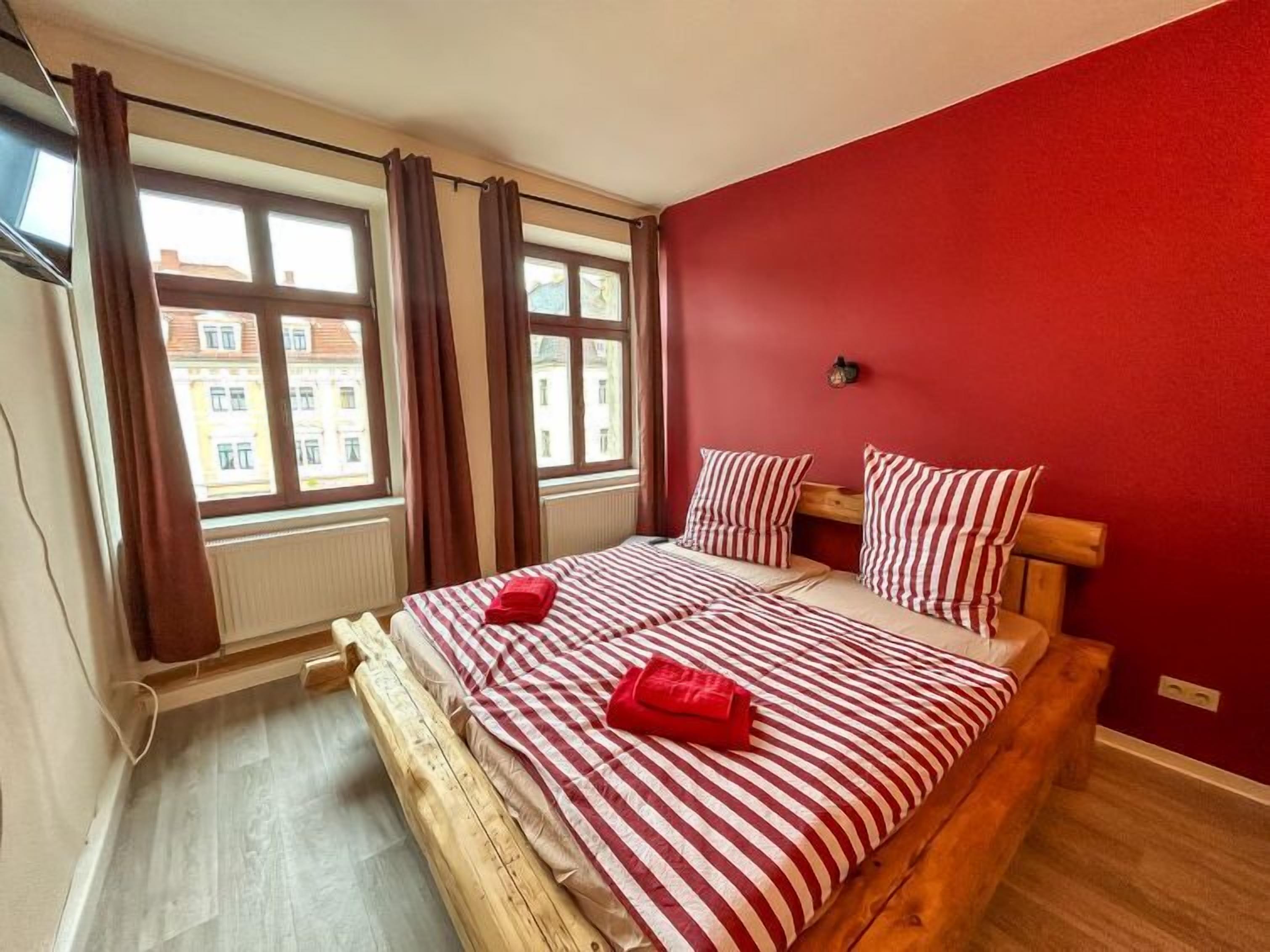 2 Schlafzimmer, Schreibtisch, WLAN